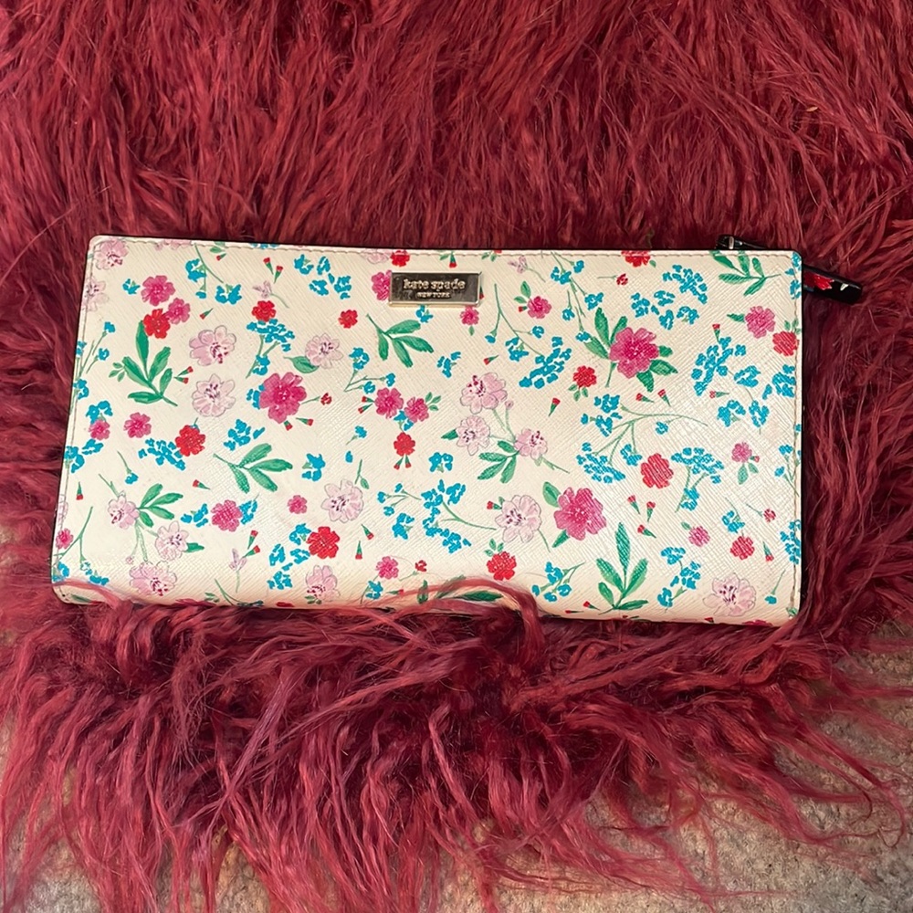 Kate Spade large White Black Floral wallet clutch